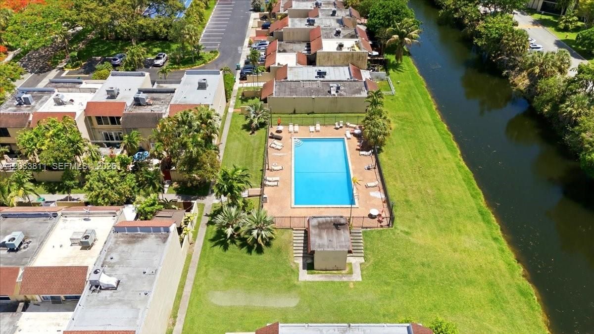 For Rent: $2,800 (2 beds, 2 baths, 1205 Square Feet)