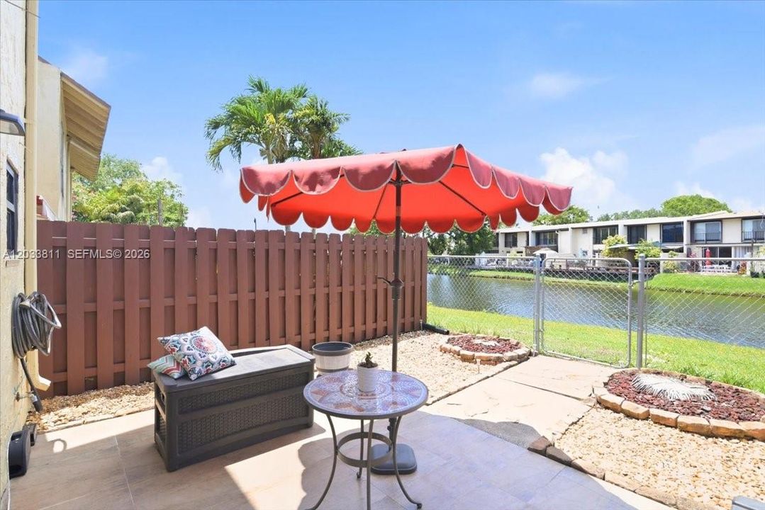 For Rent: $2,800 (2 beds, 2 baths, 1205 Square Feet)