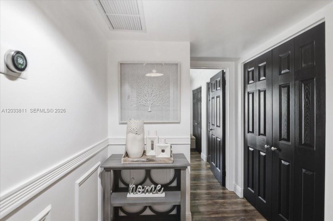 For Rent: $2,800 (2 beds, 2 baths, 1205 Square Feet)