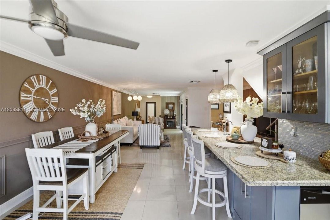 For Rent: $2,800 (2 beds, 2 baths, 1205 Square Feet)