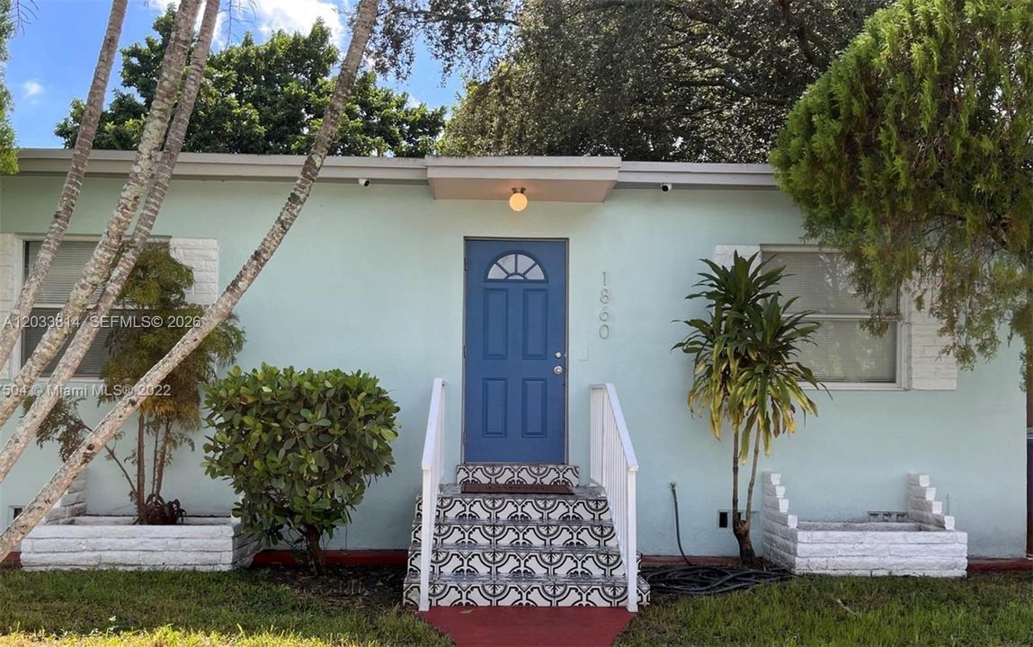 For Rent: $3,250 (3 beds, 2 baths, 1161 Square Feet)