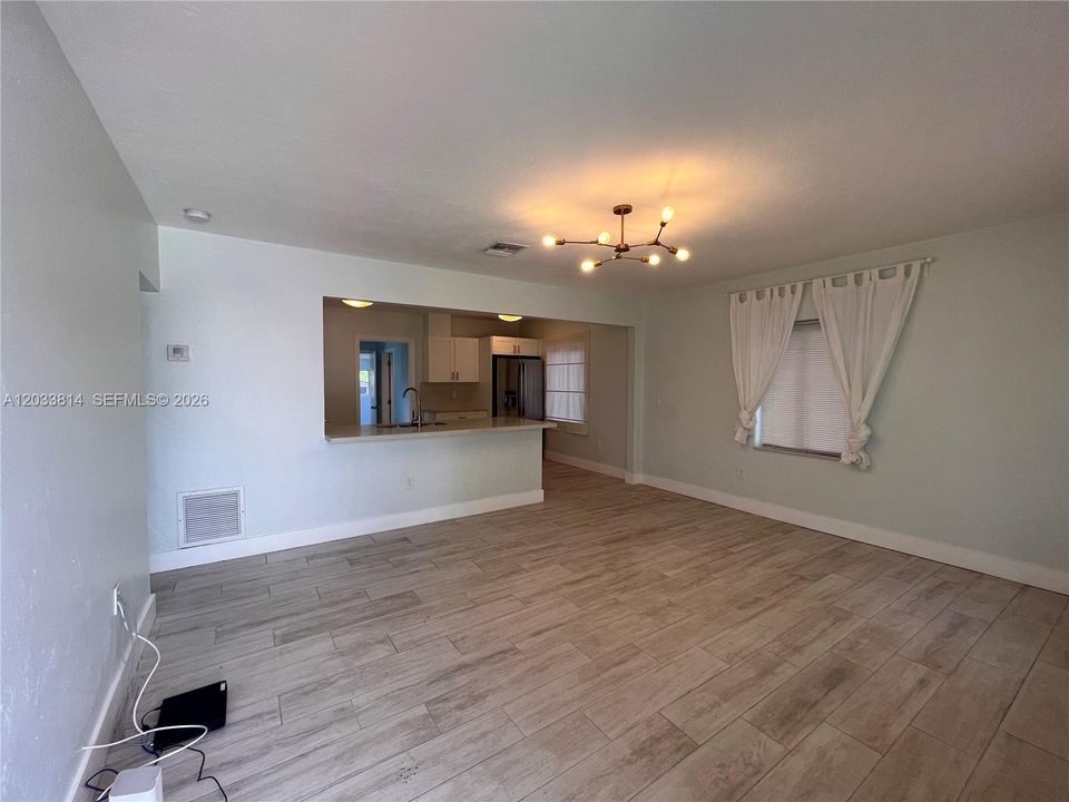 For Rent: $3,250 (3 beds, 2 baths, 1161 Square Feet)