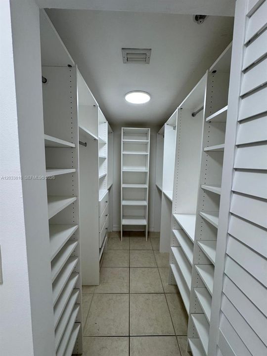For Rent: $2,750 (2 beds, 3 baths, 1113 Square Feet)