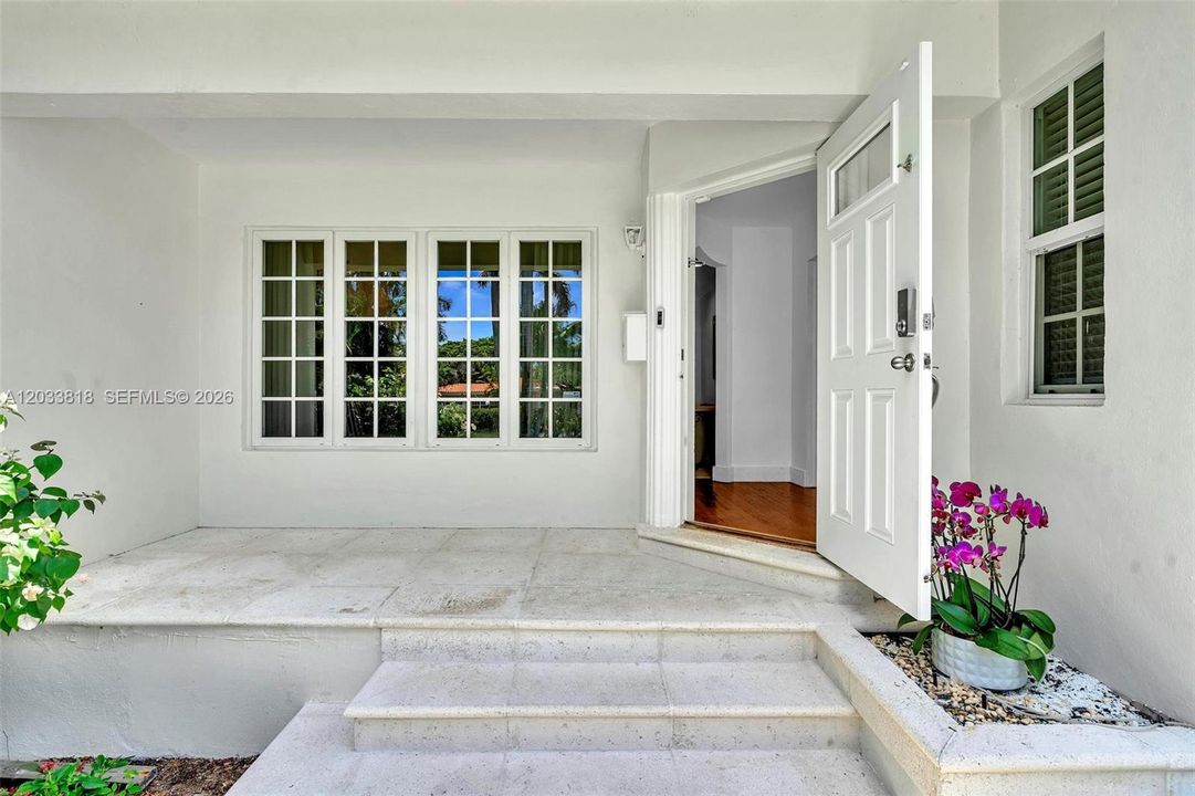 For Rent: $11,000 (4 beds, 3 baths, 1996 Square Feet)