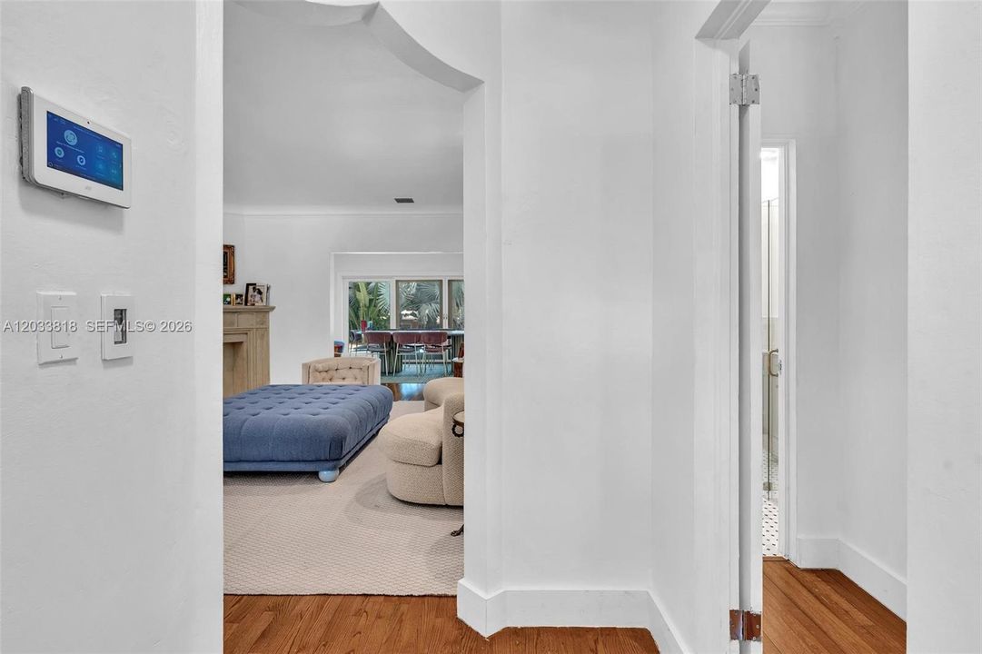 For Rent: $11,000 (4 beds, 3 baths, 1996 Square Feet)