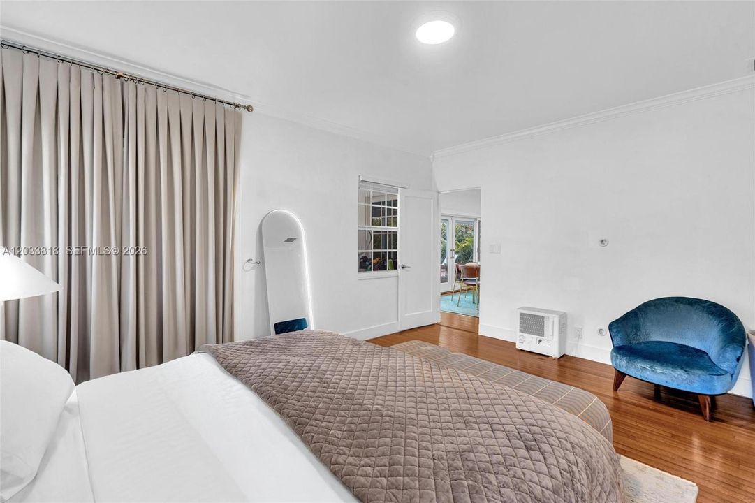 For Rent: $11,000 (4 beds, 3 baths, 1996 Square Feet)
