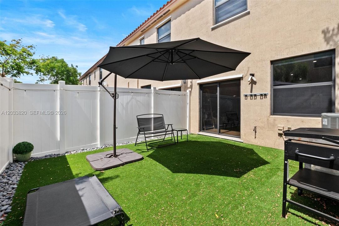 For Sale: $439,999 (2 beds, 2 baths, 1441 Square Feet)