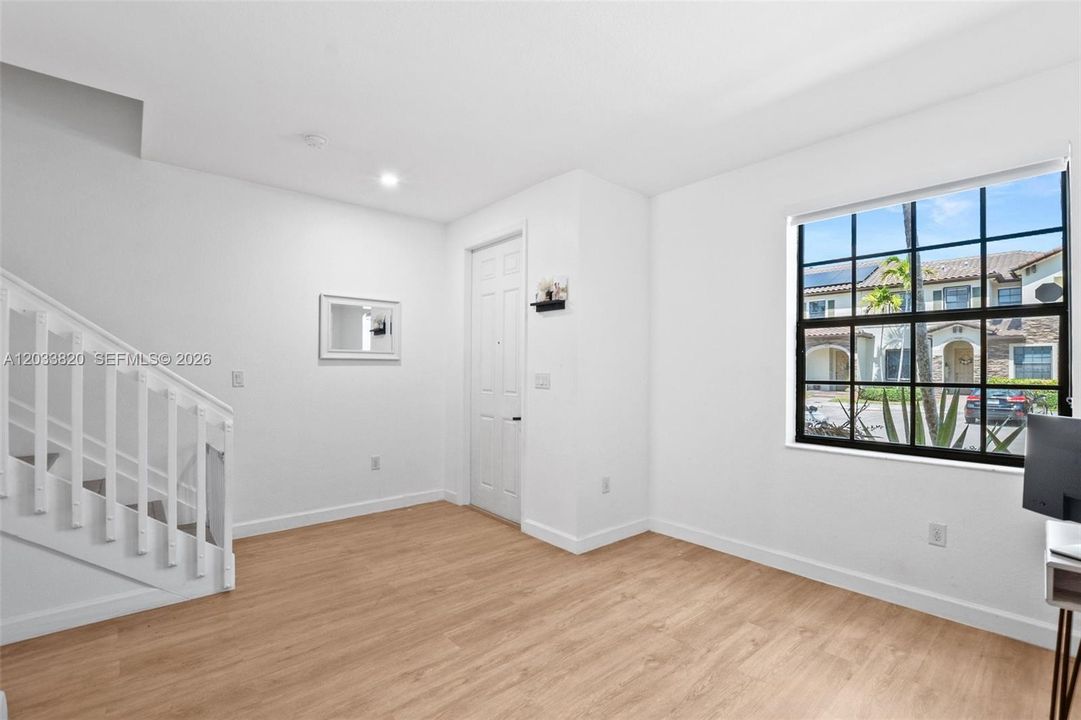 For Sale: $439,999 (2 beds, 2 baths, 1441 Square Feet)