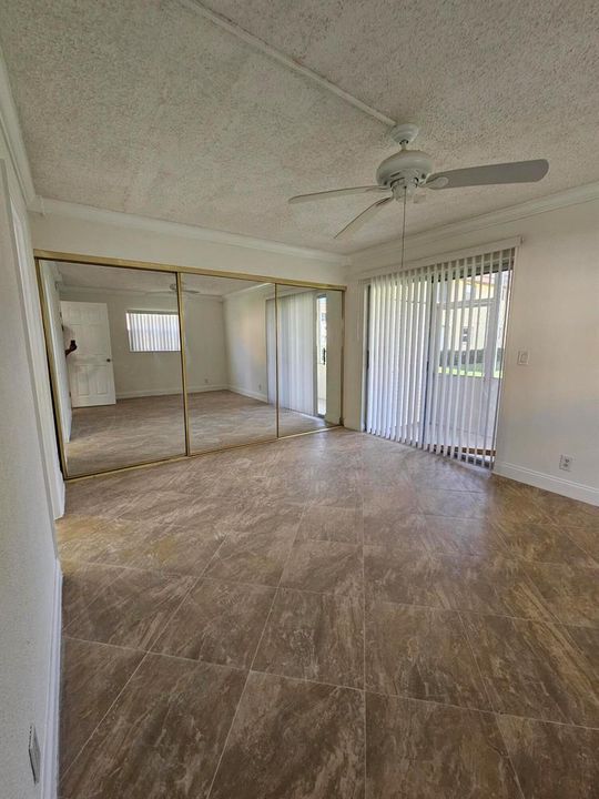 Mirrored Closets in Bedroom