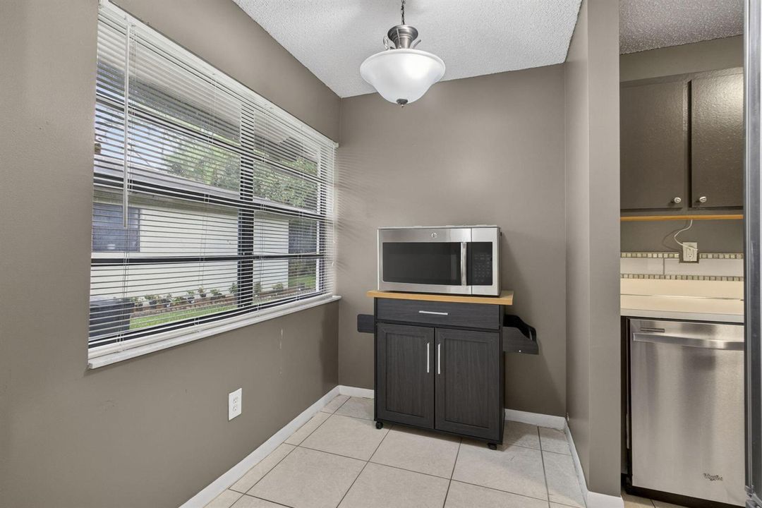 Kitchen/Breakfast Nook