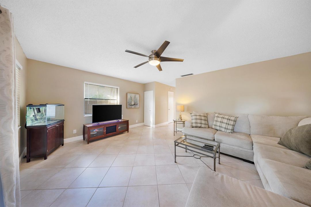 2124 NE Ninth Ave-Wilton Manors,Carolina