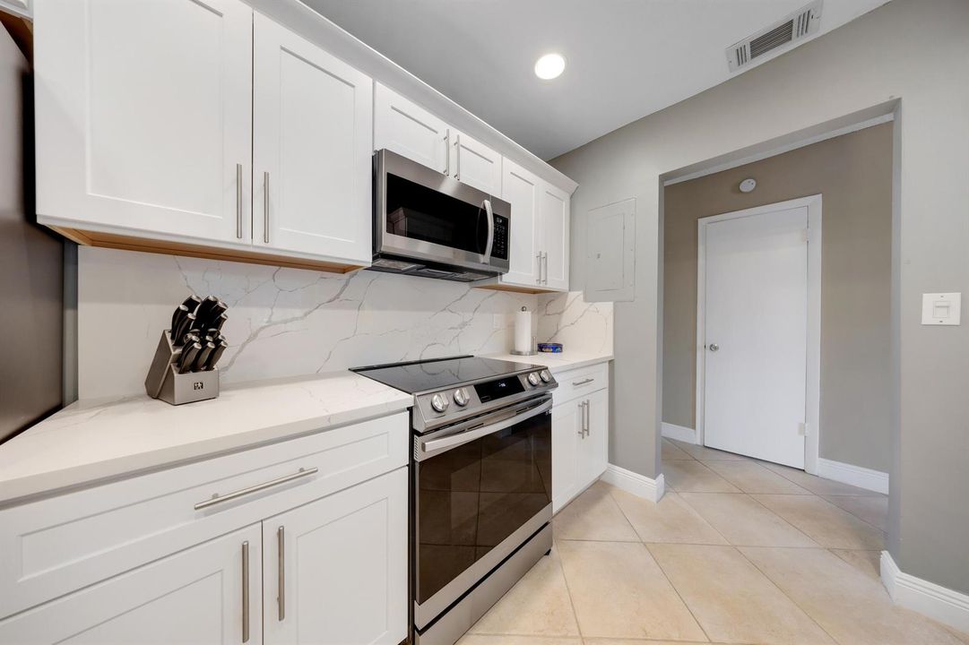 2124 NE Ninth Ave-Wilton Manors,Carolina