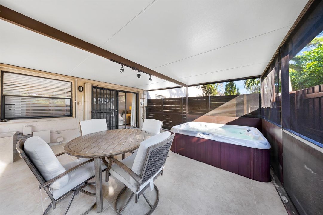 2124 NE Ninth Ave-Wilton Manors,Carolina