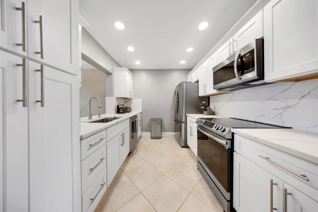 2124 NE Ninth Ave-Wilton Manors,Carolina