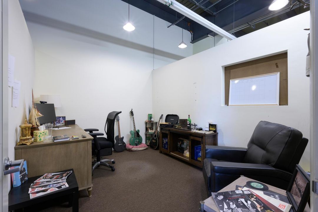 400 Clematis St West Palm-large-017-028-
