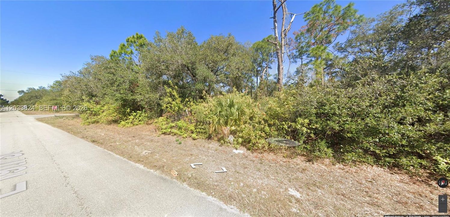 En Venta: $19,500 (0.25 acres)