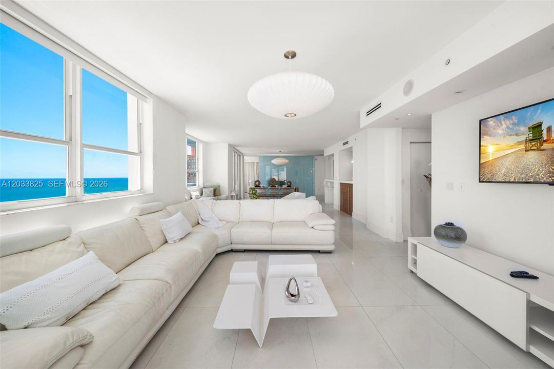 For Sale: $2,500,000 (2 beds, 2 baths, 1490 Square Feet)