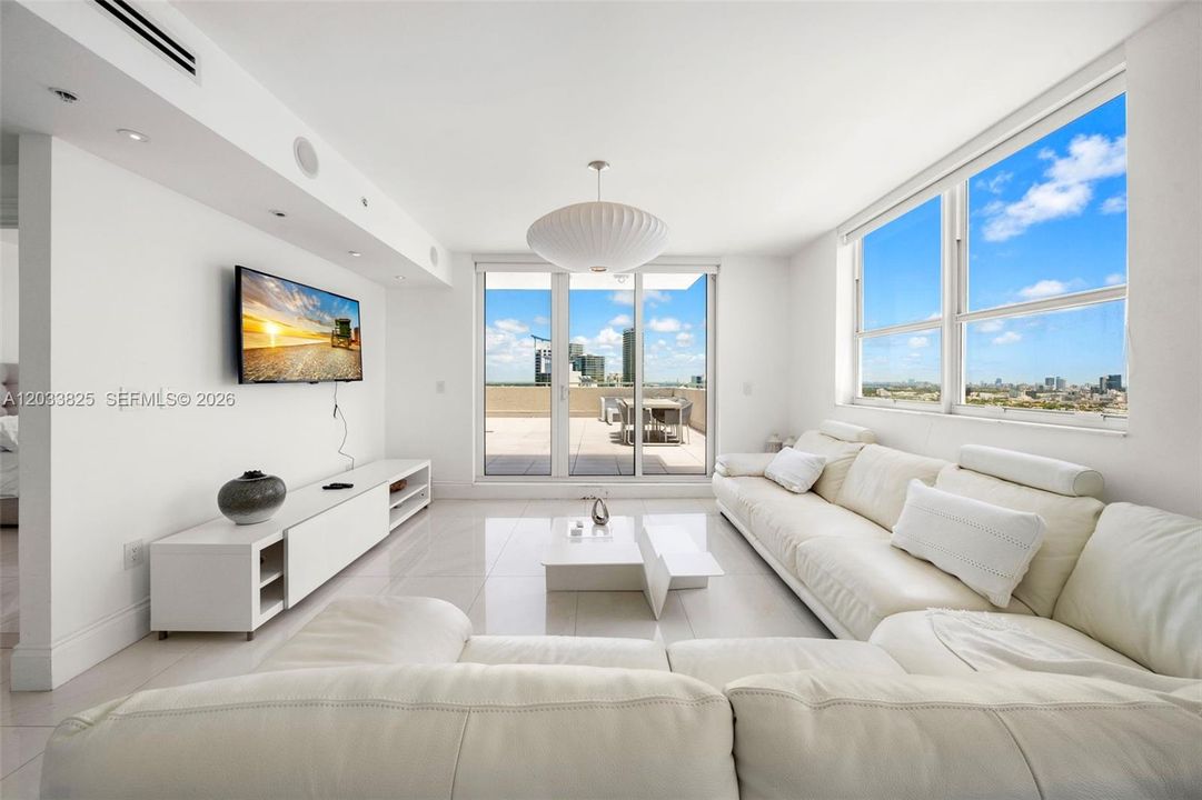 For Sale: $2,500,000 (2 beds, 2 baths, 1490 Square Feet)