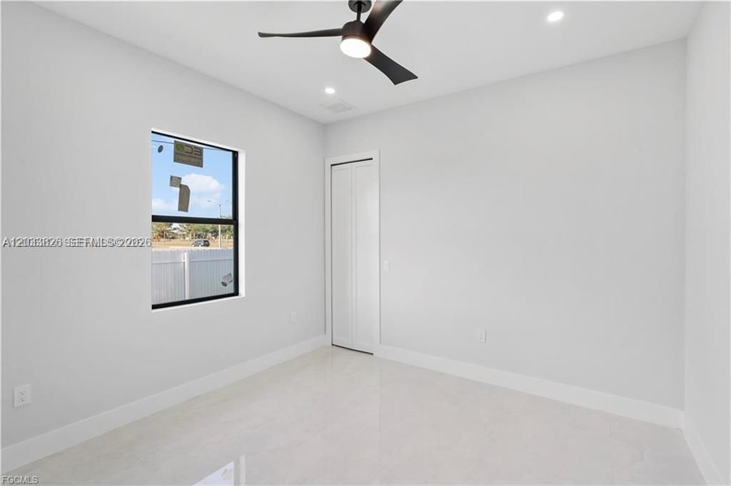 For Sale: $545,000 (4 beds, 3 baths, 1931 Square Feet)