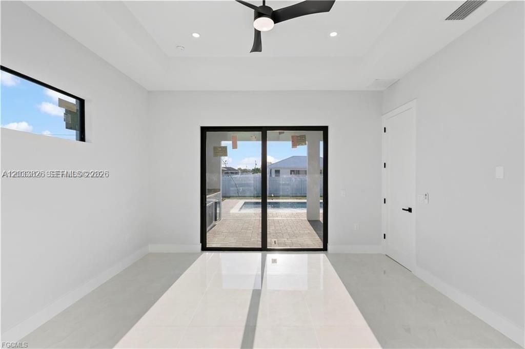 For Sale: $545,000 (4 beds, 3 baths, 1931 Square Feet)