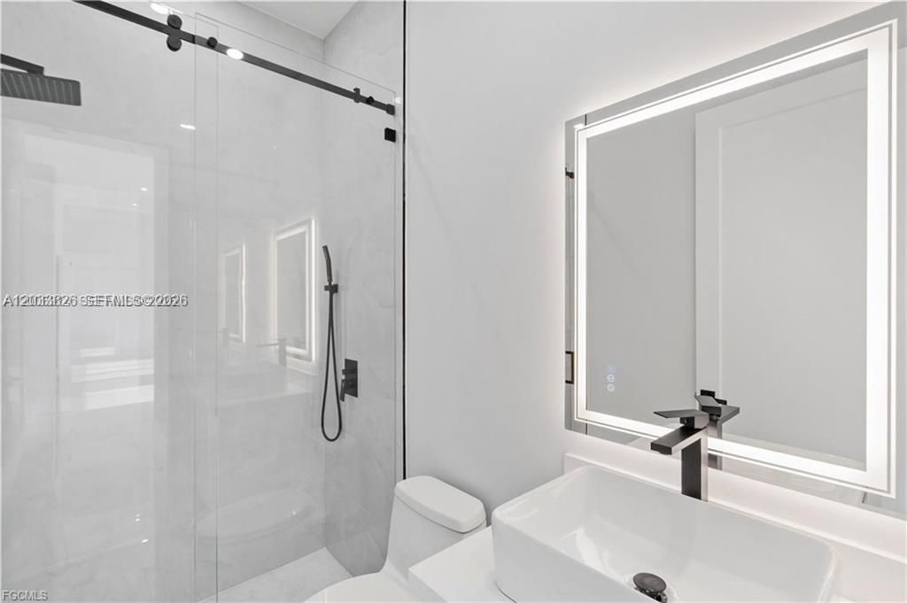 For Sale: $545,000 (4 beds, 3 baths, 1931 Square Feet)