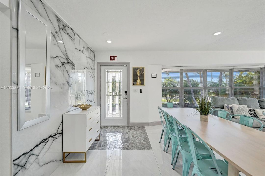 For Rent: $6,750 (5 beds, 3 baths, 2000 Square Feet)