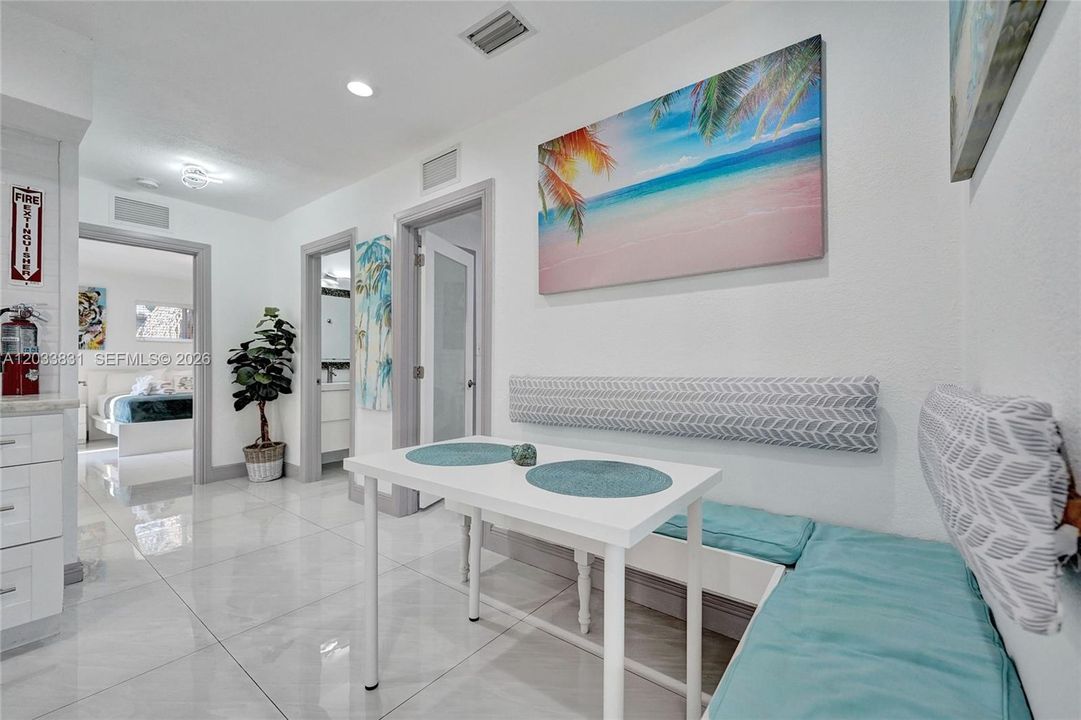 For Rent: $6,750 (5 beds, 3 baths, 2000 Square Feet)