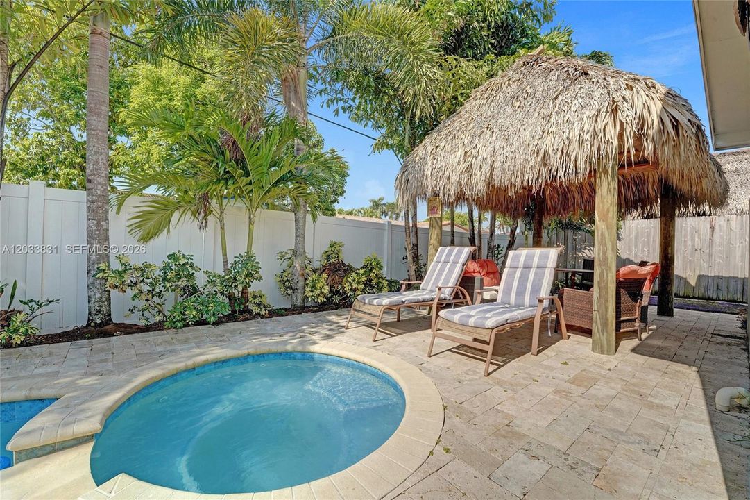 For Rent: $6,750 (5 beds, 3 baths, 2000 Square Feet)
