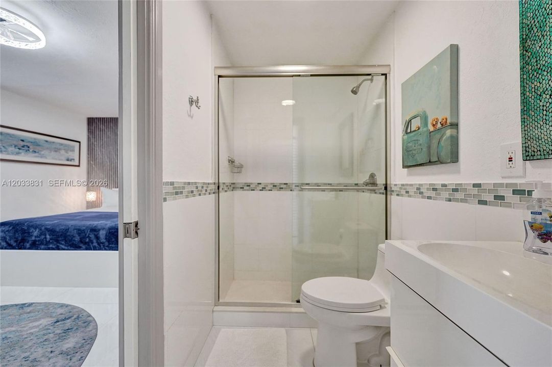 For Rent: $6,750 (5 beds, 3 baths, 2000 Square Feet)