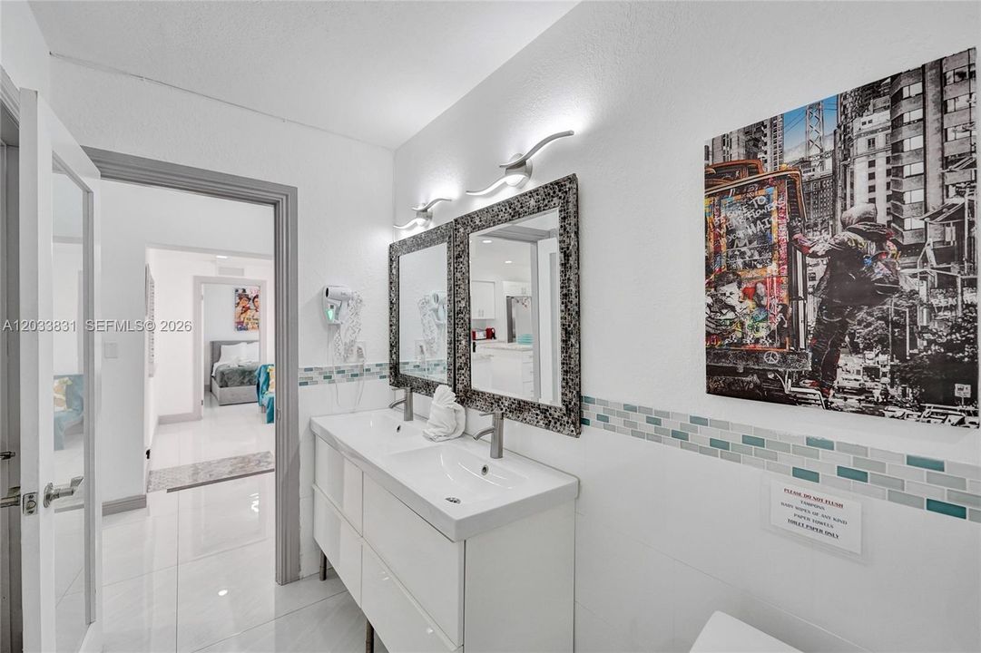 For Rent: $6,750 (5 beds, 3 baths, 2000 Square Feet)