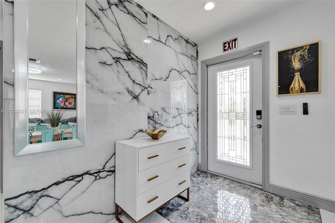 For Rent: $6,750 (5 beds, 3 baths, 2000 Square Feet)