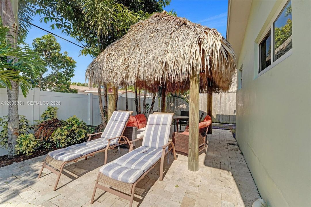 For Rent: $6,750 (5 beds, 3 baths, 2000 Square Feet)