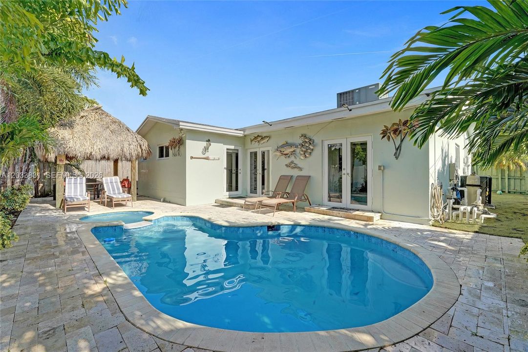 For Rent: $6,750 (5 beds, 3 baths, 2000 Square Feet)