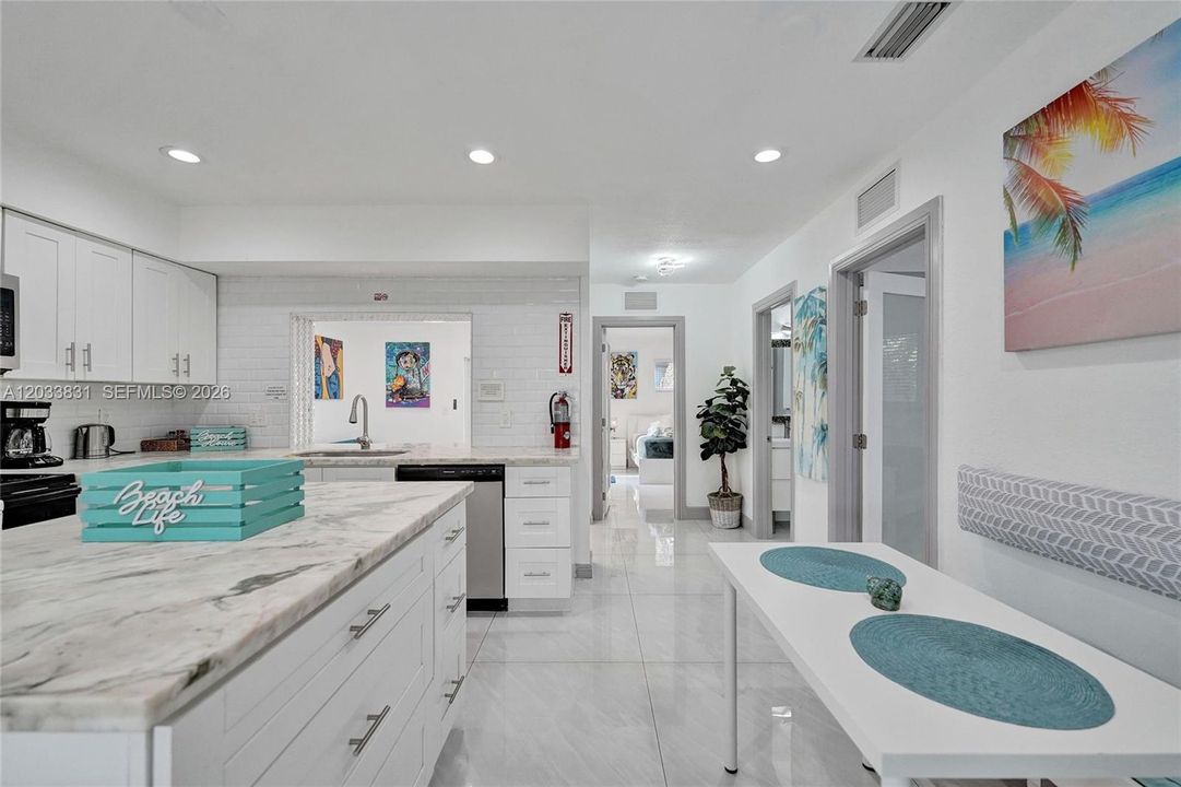For Rent: $6,750 (5 beds, 3 baths, 2000 Square Feet)