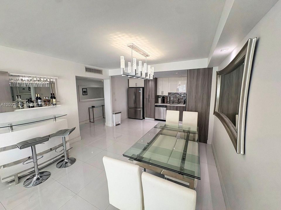 For Rent: $3,500 (2 beds, 2 baths, 1505 Square Feet)