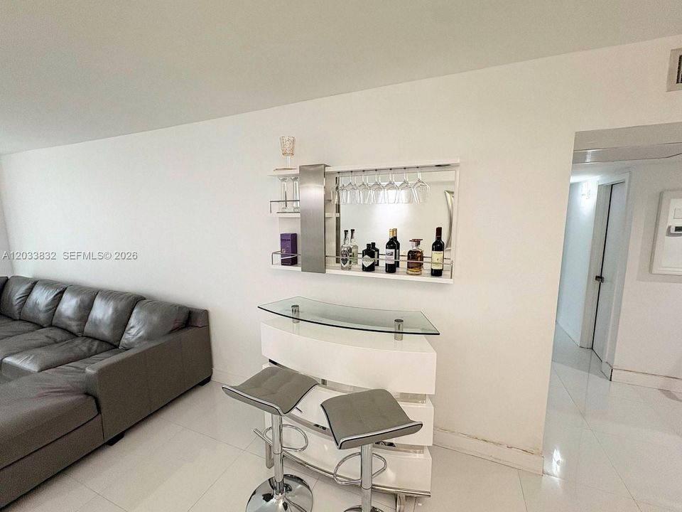 For Rent: $3,500 (2 beds, 2 baths, 1505 Square Feet)