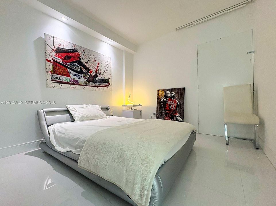 For Rent: $3,500 (2 beds, 2 baths, 1505 Square Feet)