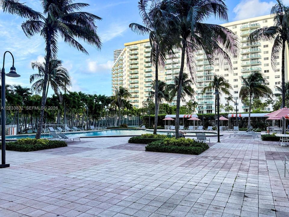 For Rent: $3,500 (2 beds, 2 baths, 1505 Square Feet)