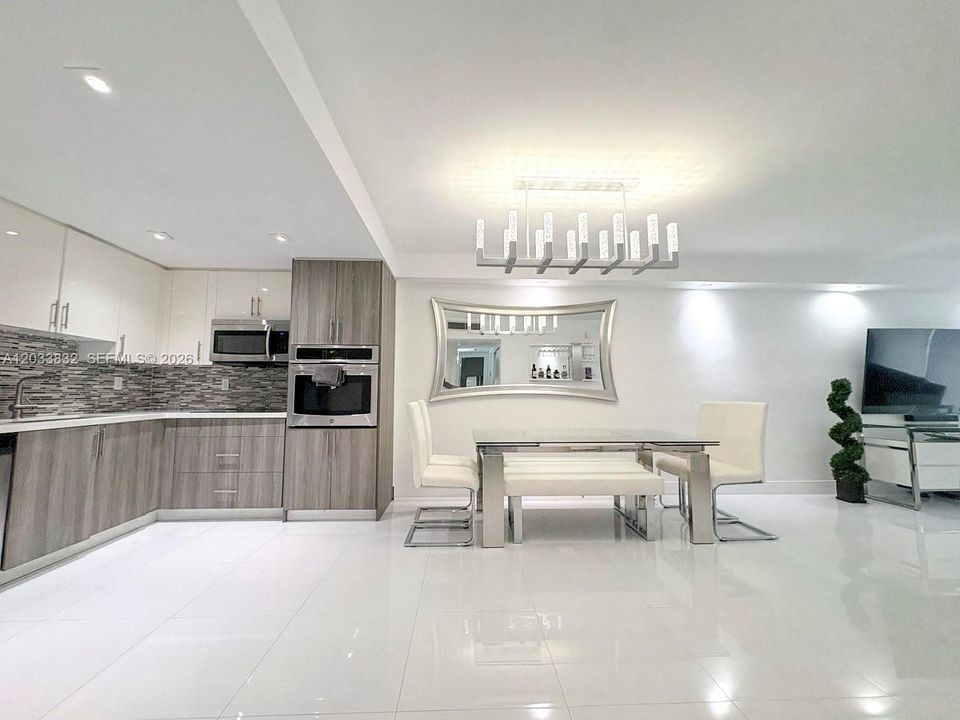 For Rent: $3,500 (2 beds, 2 baths, 1505 Square Feet)