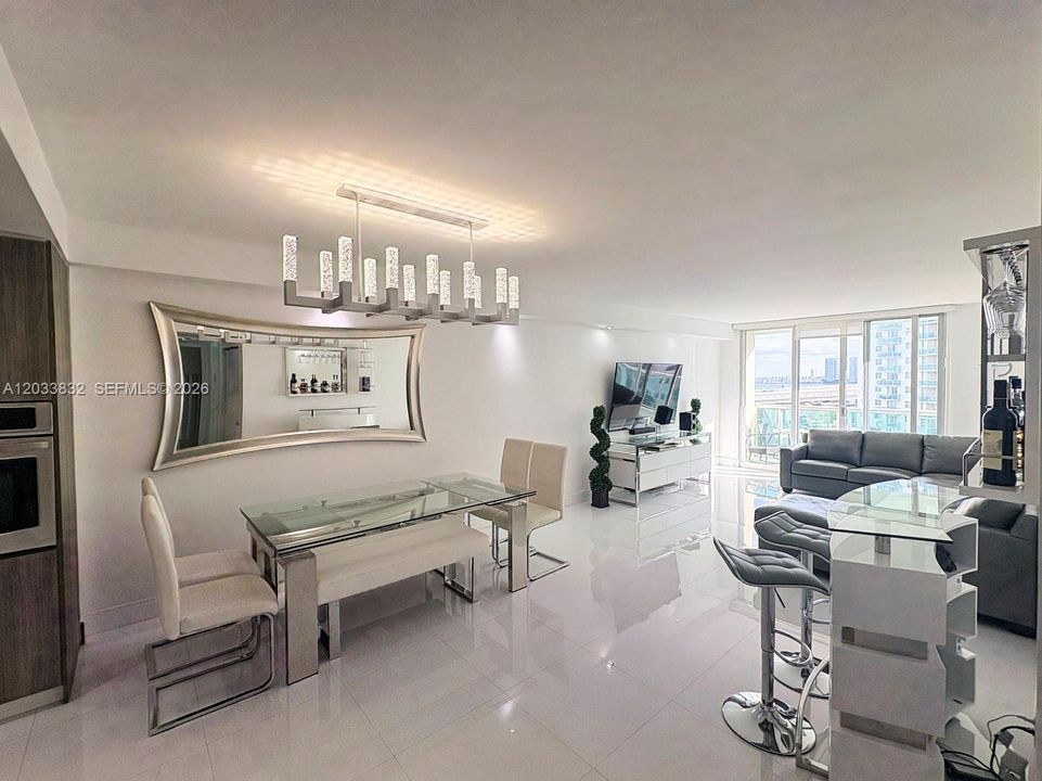 For Rent: $3,500 (2 beds, 2 baths, 1505 Square Feet)