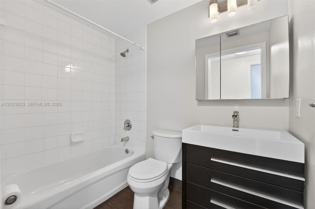 В аренду: $3,500 (2 спален, 2 ванн, 1078 Квадратных фут)