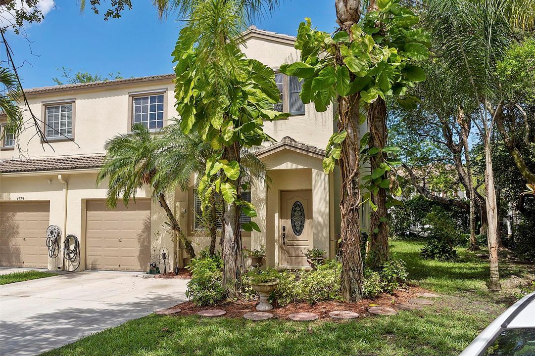 4776 Lago Vista Dr. - - 080