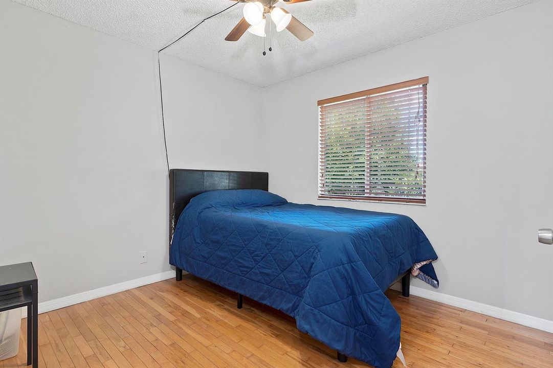 4776 Lago Vista Dr. - - 100