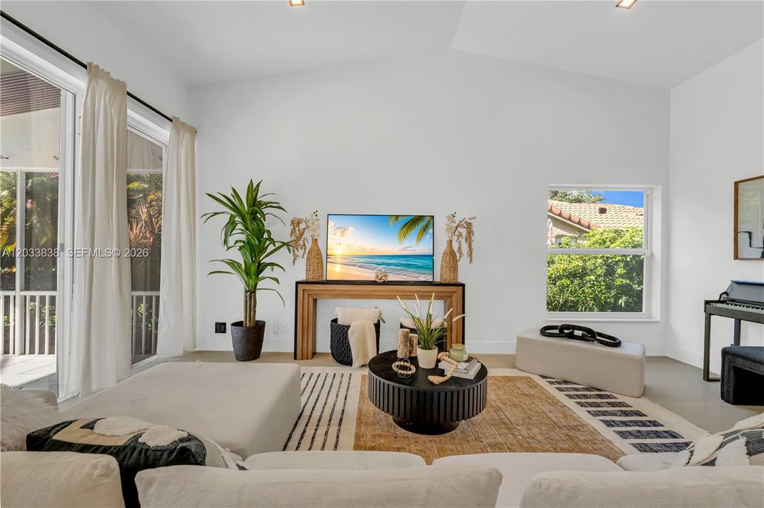 For Sale: $1,389,900 (4 beds, 2 baths, 2595 Square Feet)