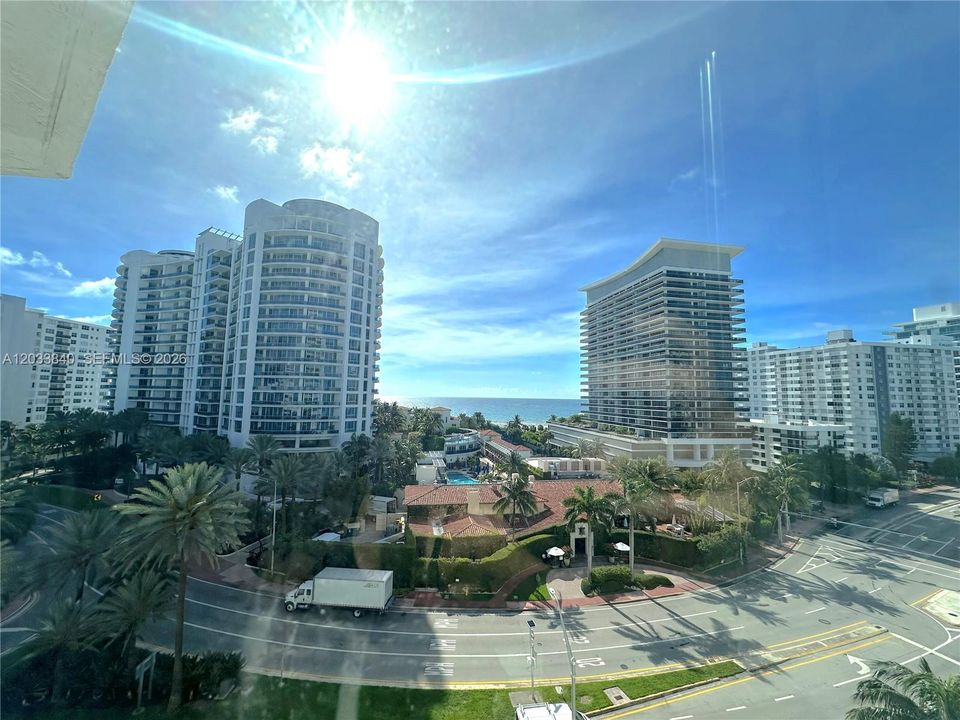 For Rent: $4,000 (2 beds, 2 baths, 970 Square Feet)