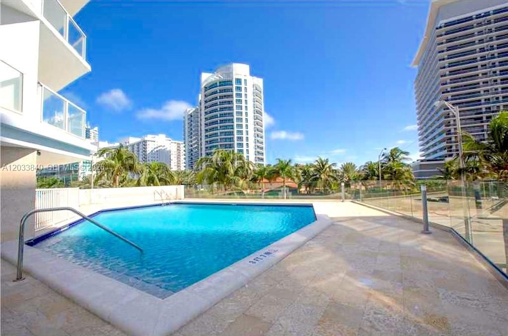 For Rent: $4,000 (2 beds, 2 baths, 970 Square Feet)