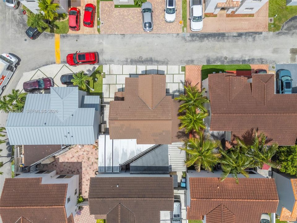 На продажу: $685,000 (4 спален, 3 ванн, 1690 Квадратных фут)
