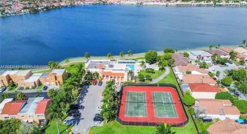 На продажу: $685,000 (4 спален, 3 ванн, 1690 Квадратных фут)