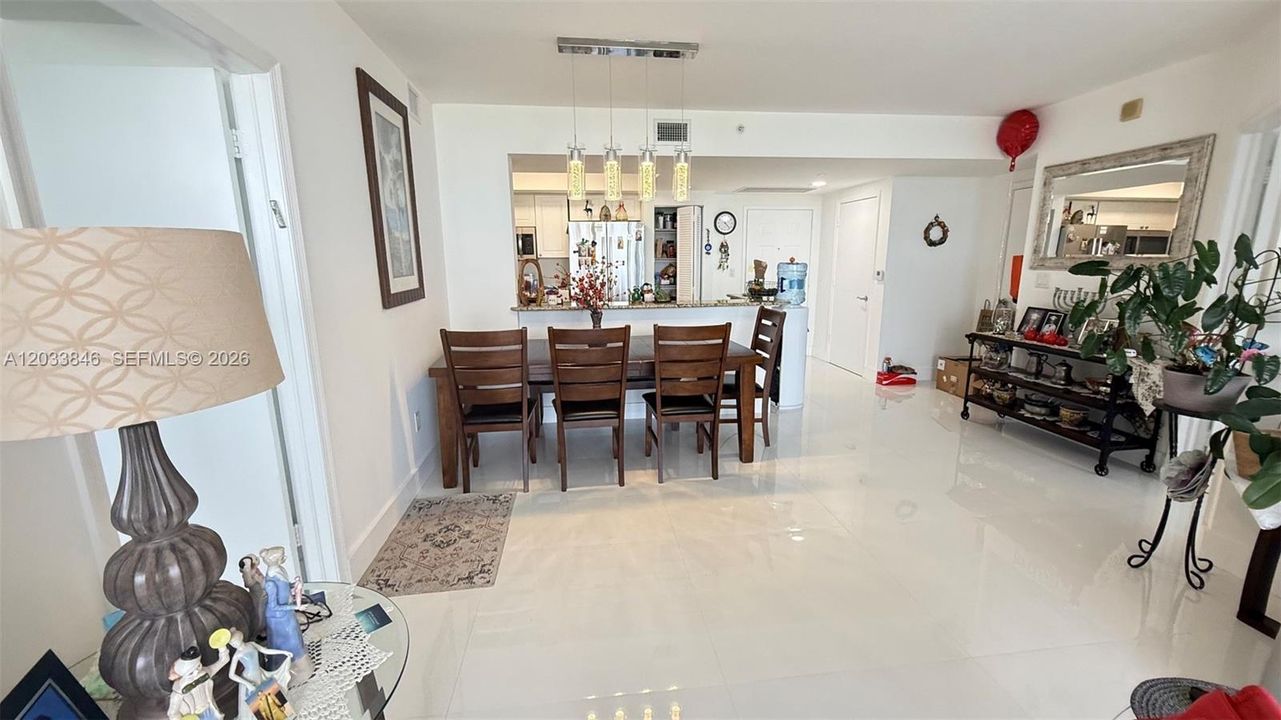 For Sale: $525,000 (2 beds, 2 baths, 1175 Square Feet)