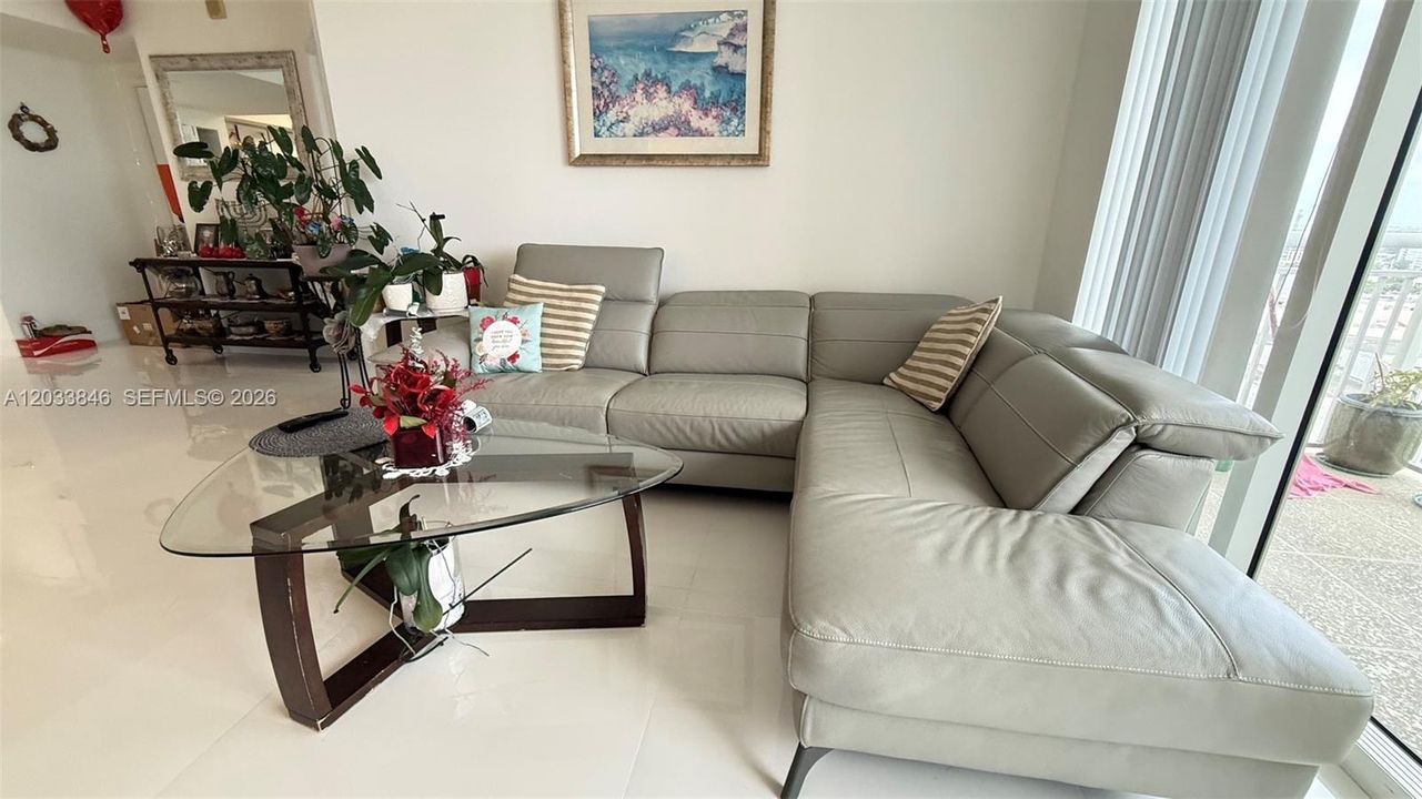 For Sale: $525,000 (2 beds, 2 baths, 1175 Square Feet)